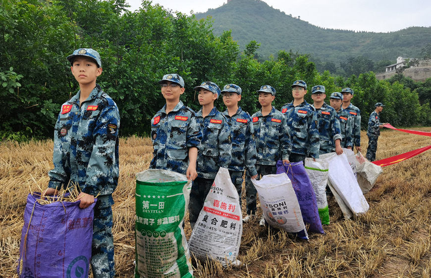 荆州叛逆娃娃军事化管理学校